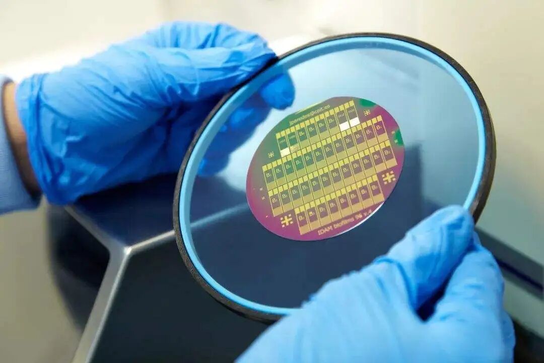 ウェーハ接合技術とは何ですか?